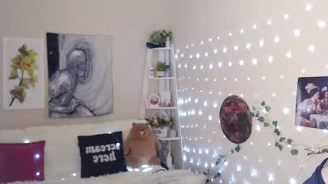 Snapshot of missmelons_ chatting on February 2025 10:22:01 AM Li online show from February 2025 10:22:01 AM