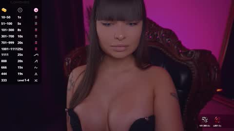 LUXXANDRA online show from October 2025 07:01:01 AM