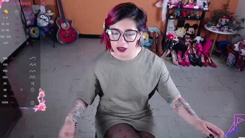 Miss Mia online show from December 2024 01:11:02 PM