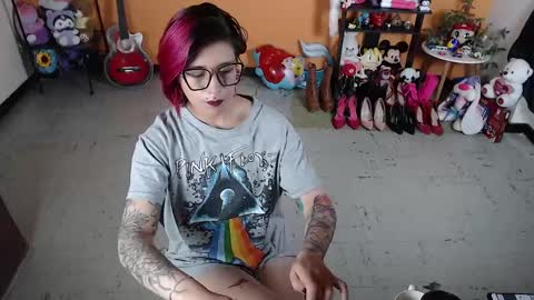 Miss Mia online show from December 2024 12:49:01 PM