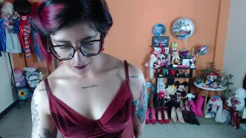 Miss Mia online show from December 2024 04:19:02 PM