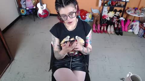 Miss Mia online show from January 2025 07:11:01 PM