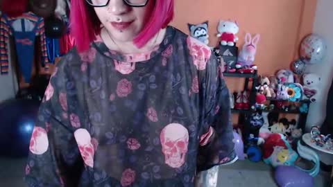 Miss Mia online show from October 2025 03:00:01 PM