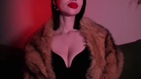 Snapshot of missmirandagd chatting on October 2025 10:17:02 AM online show from October 2025 10:17:02 AM