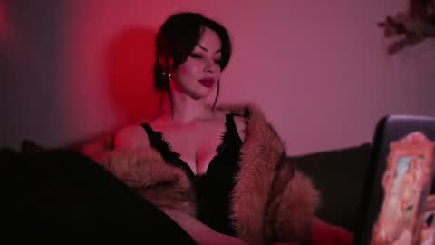 Snapshot of missmirandagd chatting on November 2025 01:33:02 PM online show from November 2025 01:33:02 PM