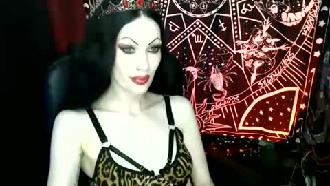 Snapshot of missmoondoll chatting on December 2024 04:35:02 AM MissMoonDoll online show from December 2024 04:35:02 AM