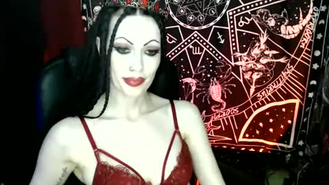 Snapshot of missmoondoll chatting on December 2024 05:07:02 AM MissMoonDoll online show from December 2024 05:07:02 AM