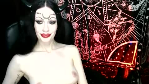 Snapshot of missmoondoll chatting on January 2025 07:33:02 AM MissMoonDoll online show from January 2025 07:33:02 AM