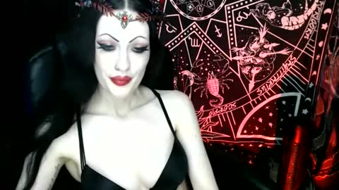 Snapshot of missmoondoll chatting on January 2025 04:47:01 AM MissMoonDoll online show from January 2025 04:47:01 AM