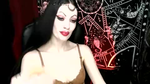 Snapshot of missmoondoll chatting on January 2025 04:03:01 AM MissMoonDoll online show from January 2025 04:03:01 AM