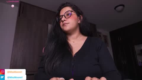 Snapshot of missmoonn chatting on October 2025 10:58:01 PM MissMoon online show from October 2025 10:58:01 PM