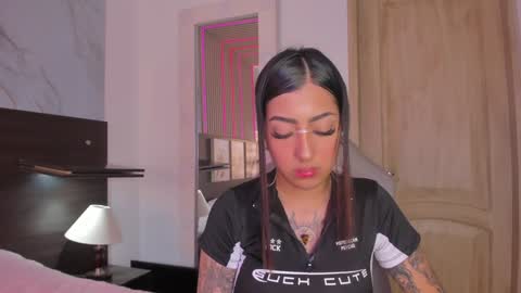 insta miss nickeloo online show from January 2025 04:46:02 PM