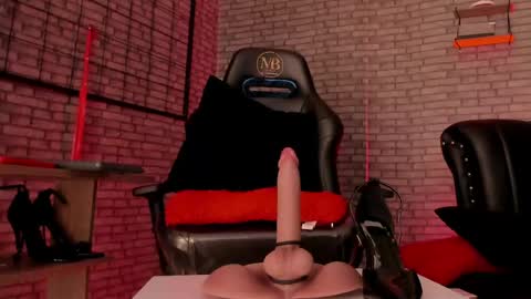 Alana online show from April 2026 07:58:01 PM