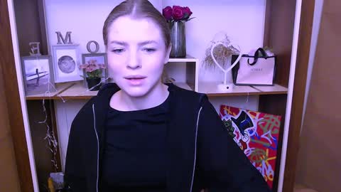 Snapshot of missoliviaa_ chatting on December 2024 08:11:02 AM Olivia online show from December 2024 08:11:02 AM