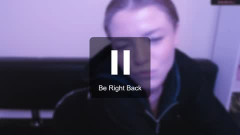 Snapshot of missoliviaa_ chatting on December 2024 10:43:01 AM Olivia online show from December 2024 10:43:01 AM