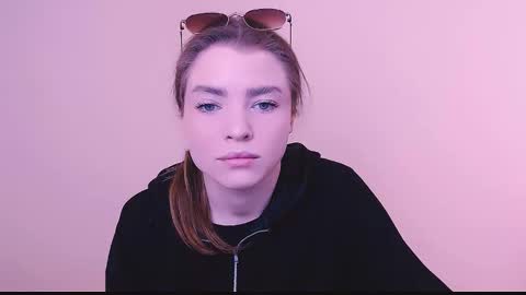 Snapshot of missoliviaa_ chatting on February 2025 08:20:01 AM Olivia online show from February 2025 08:20:01 AM