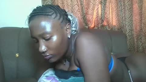 pretty gal online show from November 2025 01:00:02 PM