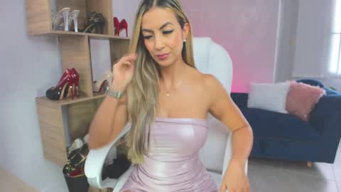 Snapshot of missrhodes1 chatting on March 2025 07:09:02 PM Miss Rhodes online show from March 2025 07:09:02 PM