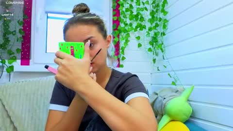 . online show from September 2025 05:55:02 AM