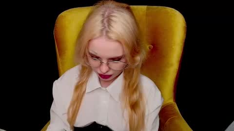 Misss Lola Angel online show from October 2025 02:37:01 PM