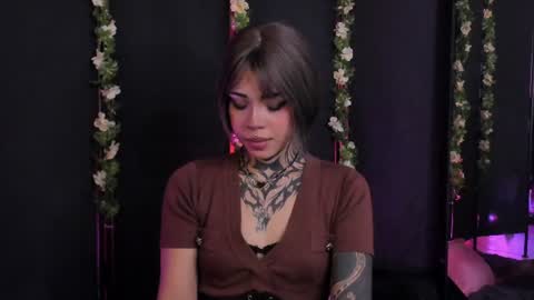 Snapshot of misstomie_ chatting on July 2026 09:52:01 PM Tomiehelp me get to 100 thumbs up online show from July 2026 09:52:01 PM