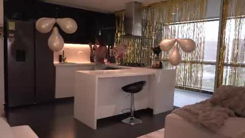 Snapshot of missvalery_1 chatting on June 2026 01:04:01 PM OF online show from June 2026 01:04:01 PM