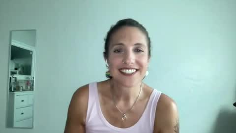 Snapshot of missveronicajaymes chatting on June 2026 04:04:02 PM Miss Veronica Jaymes online show from June 2026 04:04:02 PM
