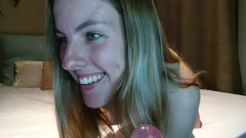 Snapshot of missxmonique chatting on October 2025 11:05:01 PM Monique online show from October 2025 11:05:01 PM