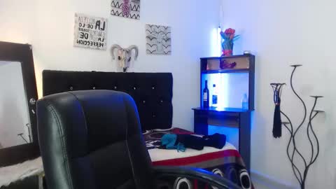 Snapshot of missy_eyess chatting on October 2025 11:31:02 AM missy_eyess online show from October 2025 11:31:02 AM