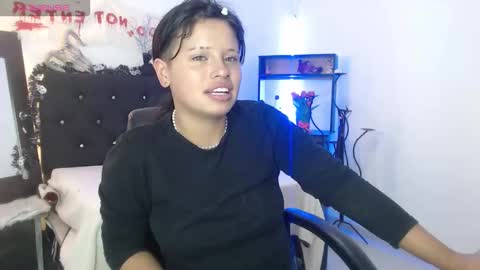 Snapshot of missy_eyess chatting on October 2025 04:27:01 AM missy_eyess online show from October 2025 04:27:01 AM