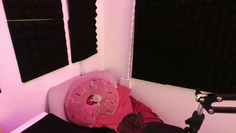 Snapshot of missymixingmiss chatting on September 2025 07:31:01 AM lauren online show from September 2025 07:31:01 AM