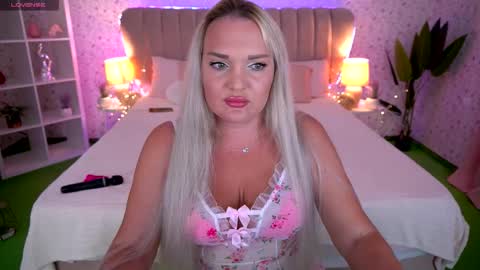  Amely  online show from September 2025 02:19:01 PM