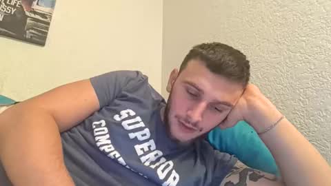 Brokebutcute online show from November 2025 09:03:01 PM