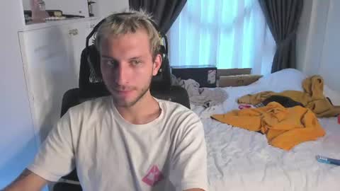Snapshot of misterskiny chatting on August 2026 10:17:01 AM Alex online show from August 2026 10:17:01 AM