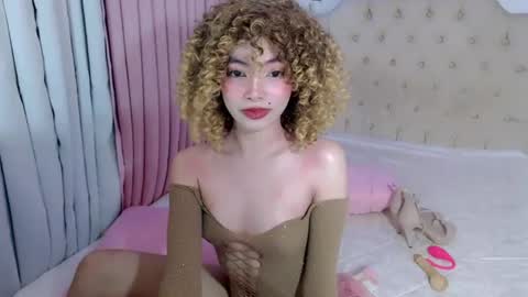 Snapshot of misterytgirl chatting on June 2026 06:16:01 PM CRISHA online show from June 2026 06:16:01 PM