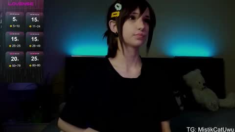 mistikcat online show from February 2026 05:44:02 PM