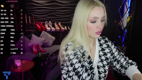 Darsy online show from December 2024 01:49:02 PM