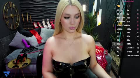 Darsy online show from February 2025 01:54:02 PM