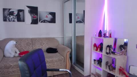 Snapshot of mistress_milfa chatting on June 2026 11:42:01 AM mistress_milfa online show from June 2026 11:42:01 AM