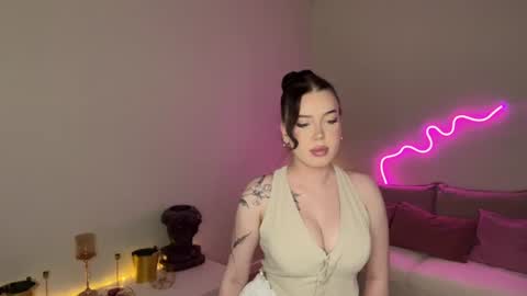 Mia online show from June 2026 12:40:01 PM