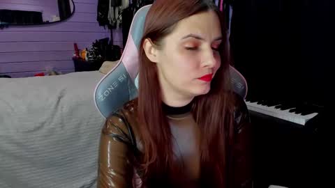 Dirty Priest and Ivi online show from November 2025 12:02:01 AM