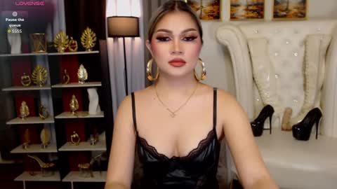 Snapshot of mistressathenna chatting on June 2026 03:37:02 AM mistressathenna online show from June 2026 03:37:02 AM