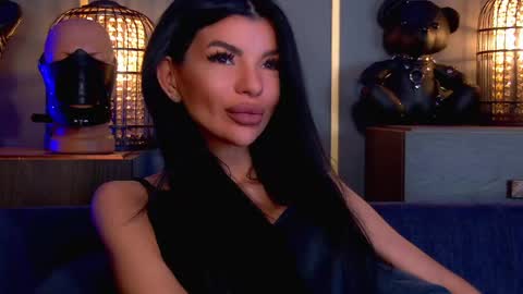 Elenia online show from May 2026 08:08:01 AM
