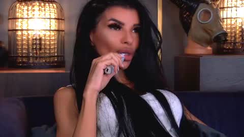 Snapshot of mistresselenia chatting on June 2026 11:14:01 AM Elenia online show from June 2026 11:14:01 AM