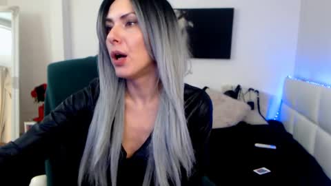 MistressEvelyn  online show from December 2024 05:44:01 PM