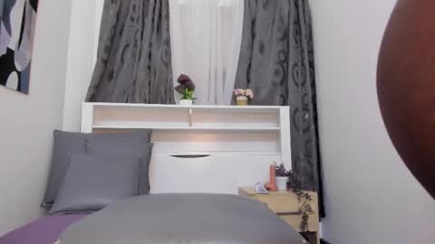 mistt_miaa online show from March 2026 06:25:01 PM