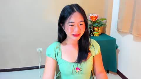 Snapshot of mitsuri_yuki chatting on October 2025 11:44:02 AM Mitsu online show from October 2025 11:44:02 AM