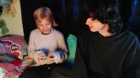 Snapshot of mixipeach chatting on May 2026 08:54:01 AM Naomi and Nekorii online show from May 2026 08:54:01 AM