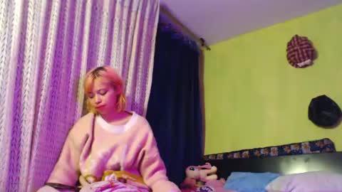 Snapshot of mixipeach chatting on July 2026 04:19:02 AM Naomi and Nekorii online show from July 2026 04:19:02 AM