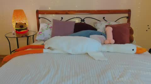 Miya online show from April 2026 01:29:01 AM